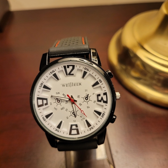 Brand New Men's Weijieer White Analog Watch - Picture 1 of 3